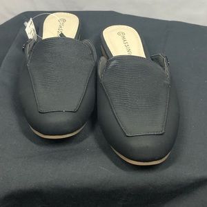 Massini Remi black slip on NWT